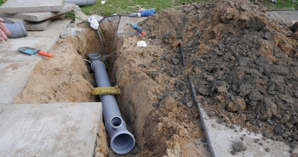 How Trenchless Sewer Pipe Repair Works